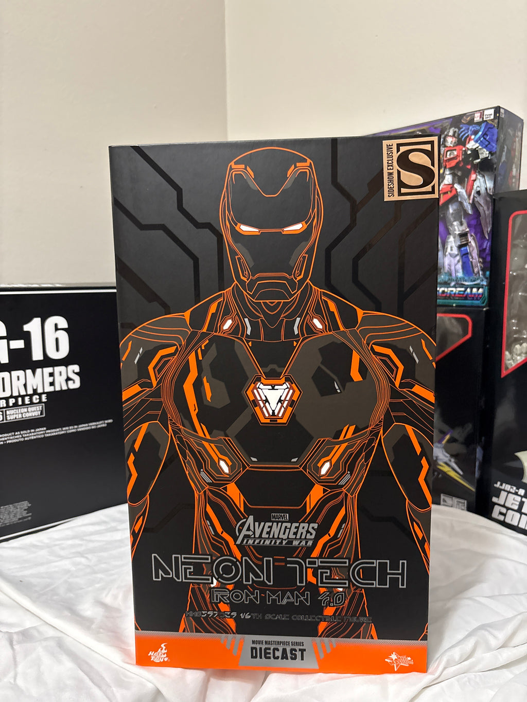 Hot Toys Neon Tech Iron Man 2.0 Diecast Figure MMS523D29 | Avengers Infinity War 1/6 Scale | Complete w/ Original Shipper